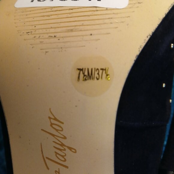 LORD & TAYLOR - Ankle Booties - Picture 6 of 9